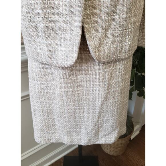 Tahari Arthur S. Levine Skirt Suit Set Womens 22W Beige Fringe Trim Notch Lapel - Picture 14 of 16